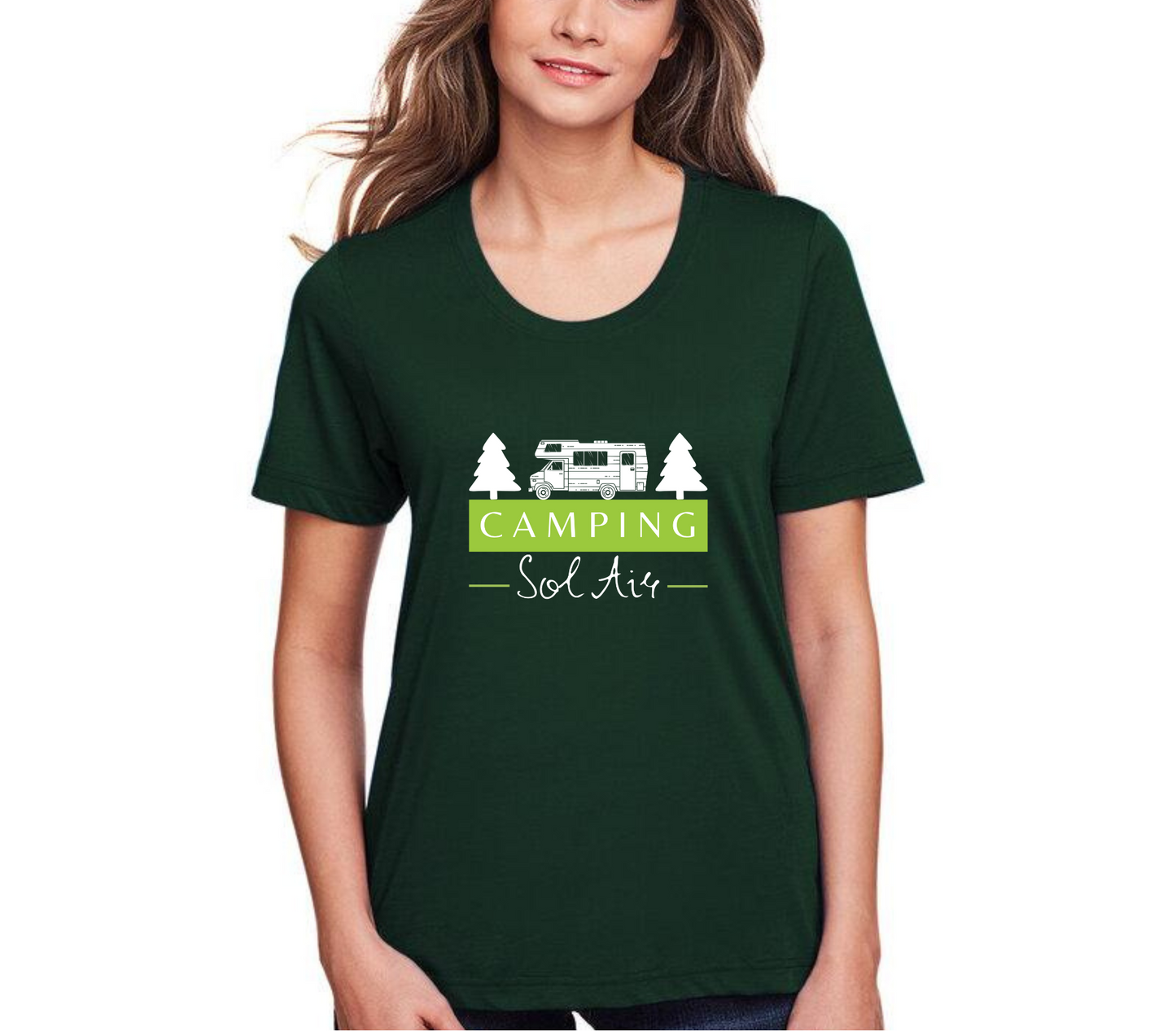 Chandail à manches courtes orné d’un logo de 11 pouces du camping.