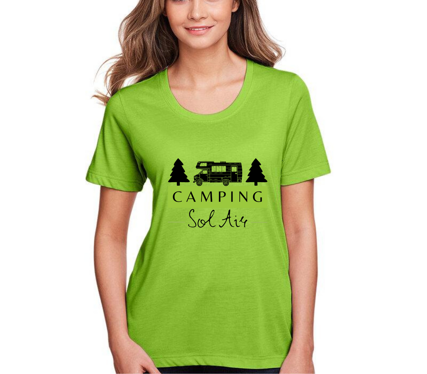 Chandail à manches courtes orné d’un logo de 11 pouces du camping.