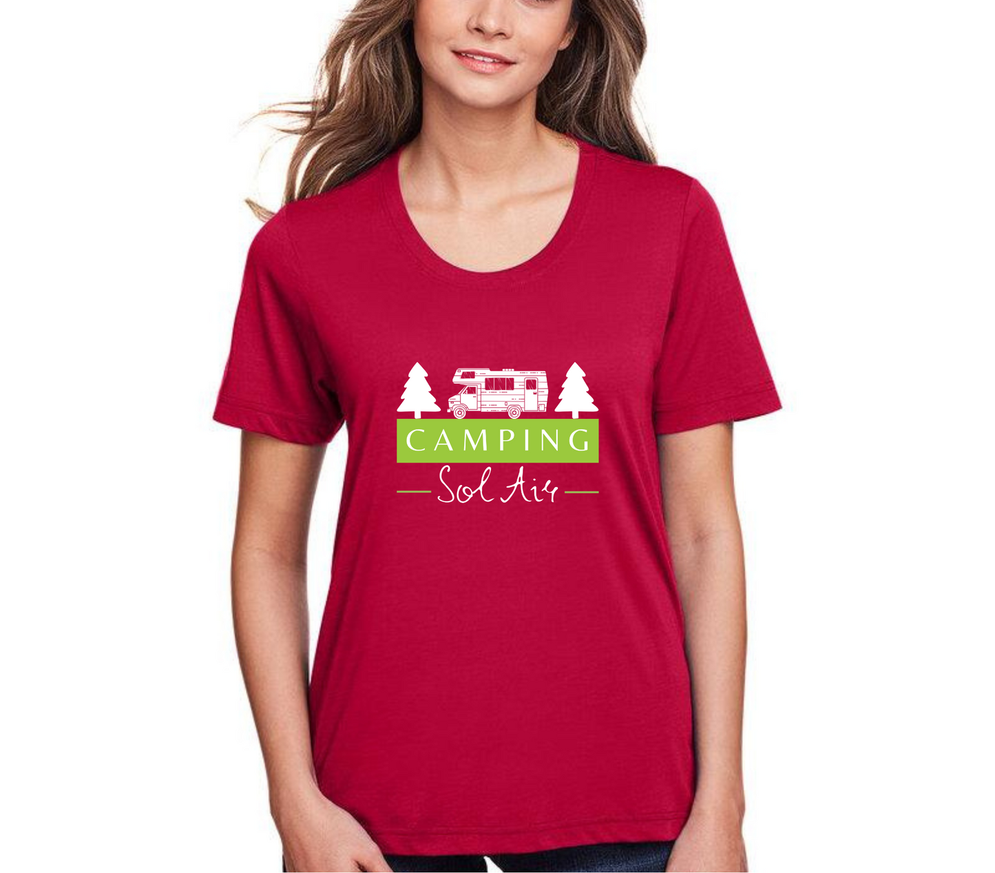 Chandail à manches courtes orné d’un logo de 11 pouces du camping.