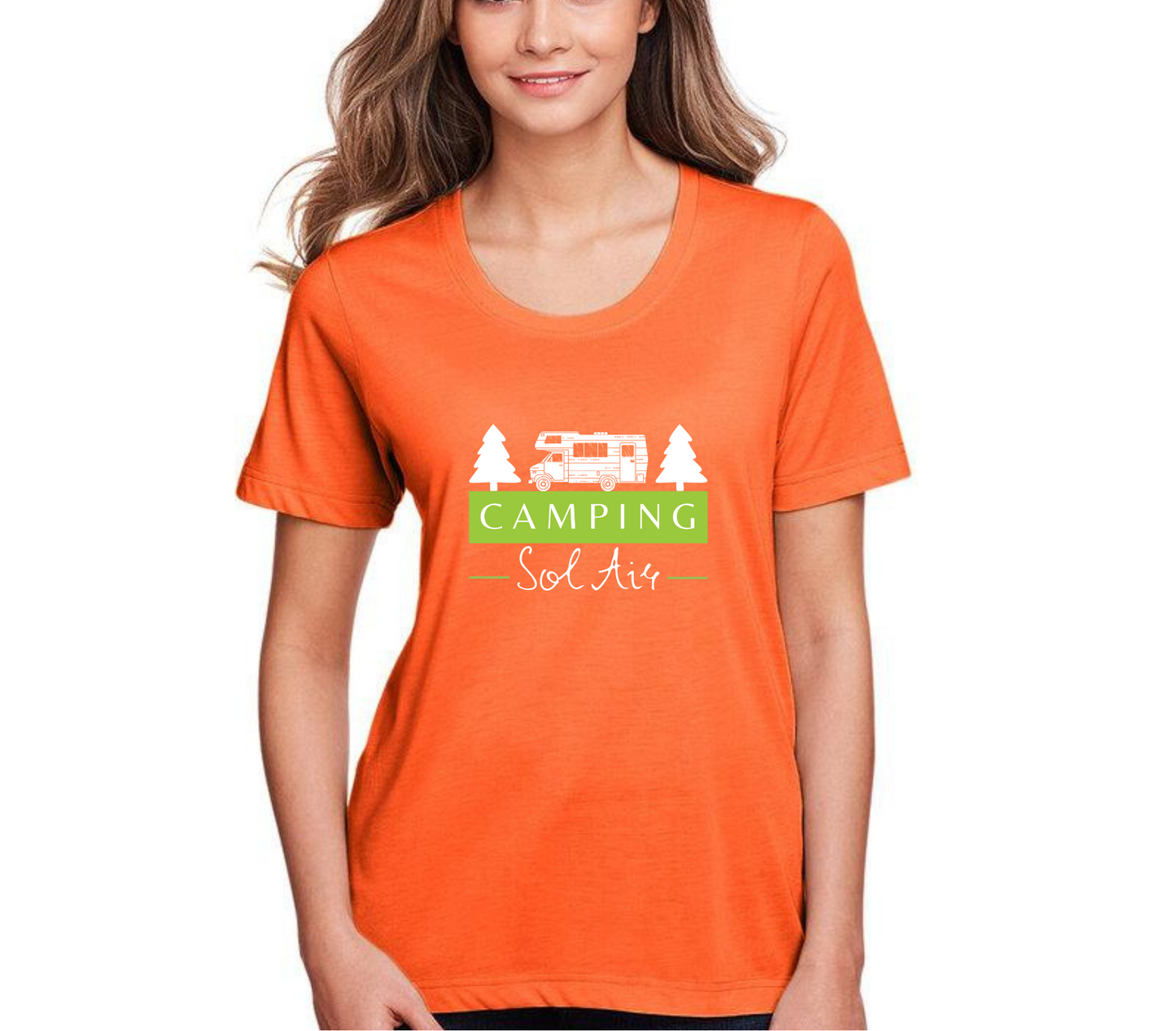 Chandail à manches courtes orné d’un logo de 11 pouces du camping.