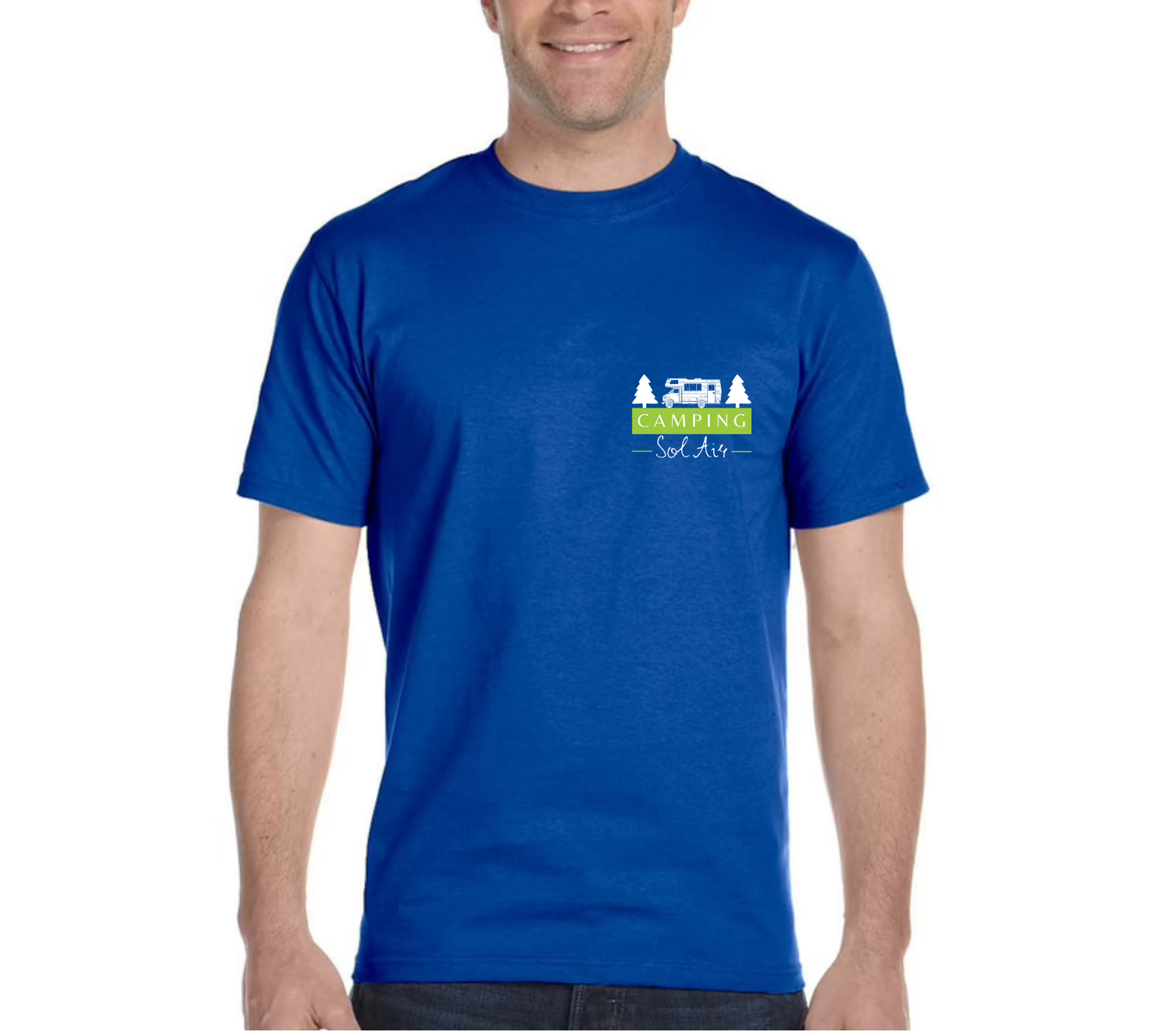 Chandail à manches courtes orné d’un logo de 4 pouces du camping.