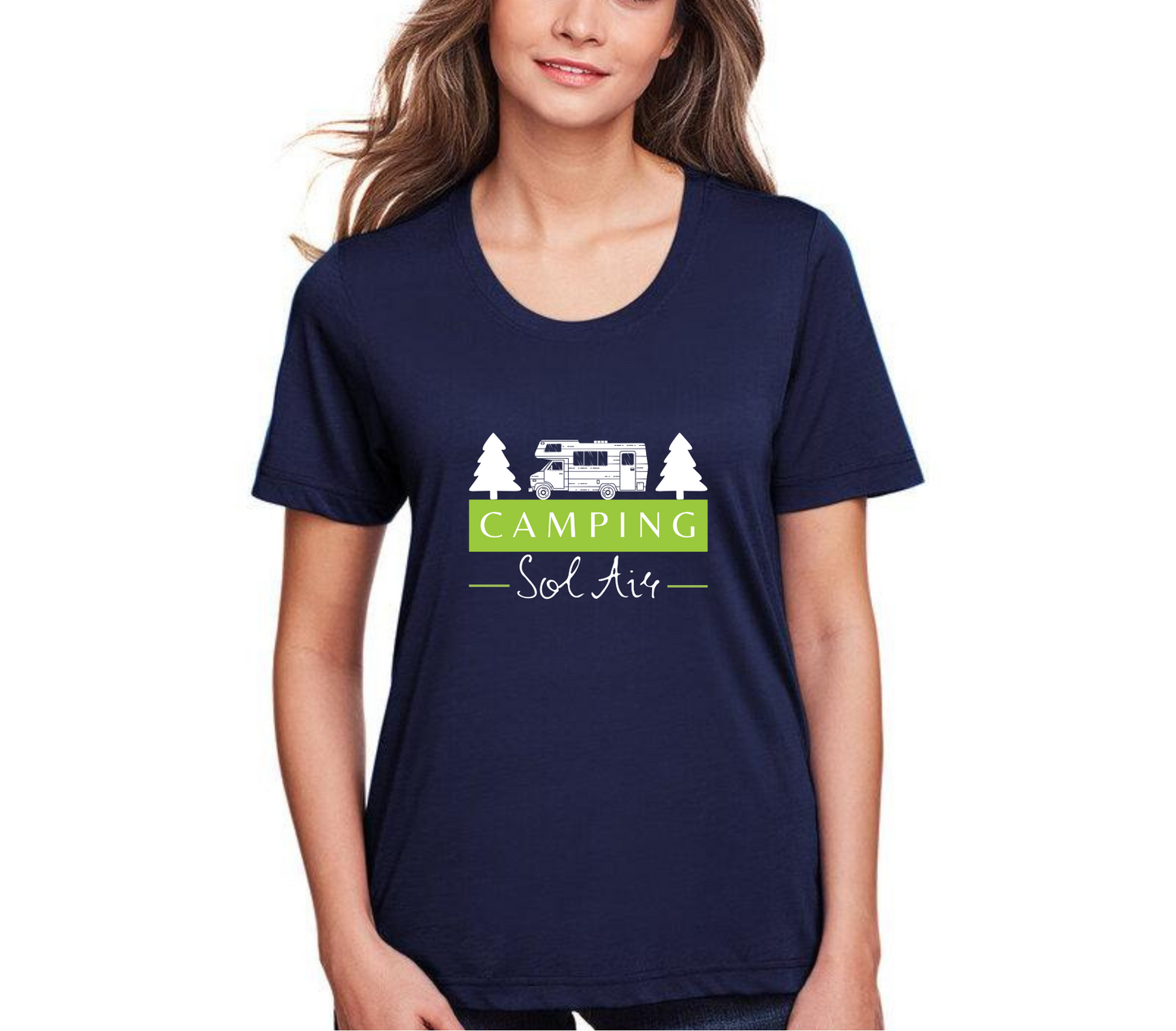 Chandail à manches courtes orné d’un logo de 11 pouces du camping.