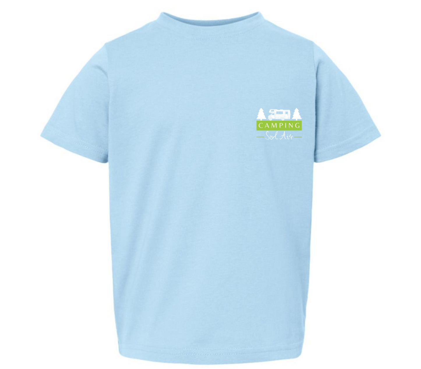 Chandail pour enfant T2, T3 et T4 à manches courtes, confortable et stylé, arborant fièrement le logo du camping (format 4 pouces) pour un look à la fois décontracté et représentatif.
