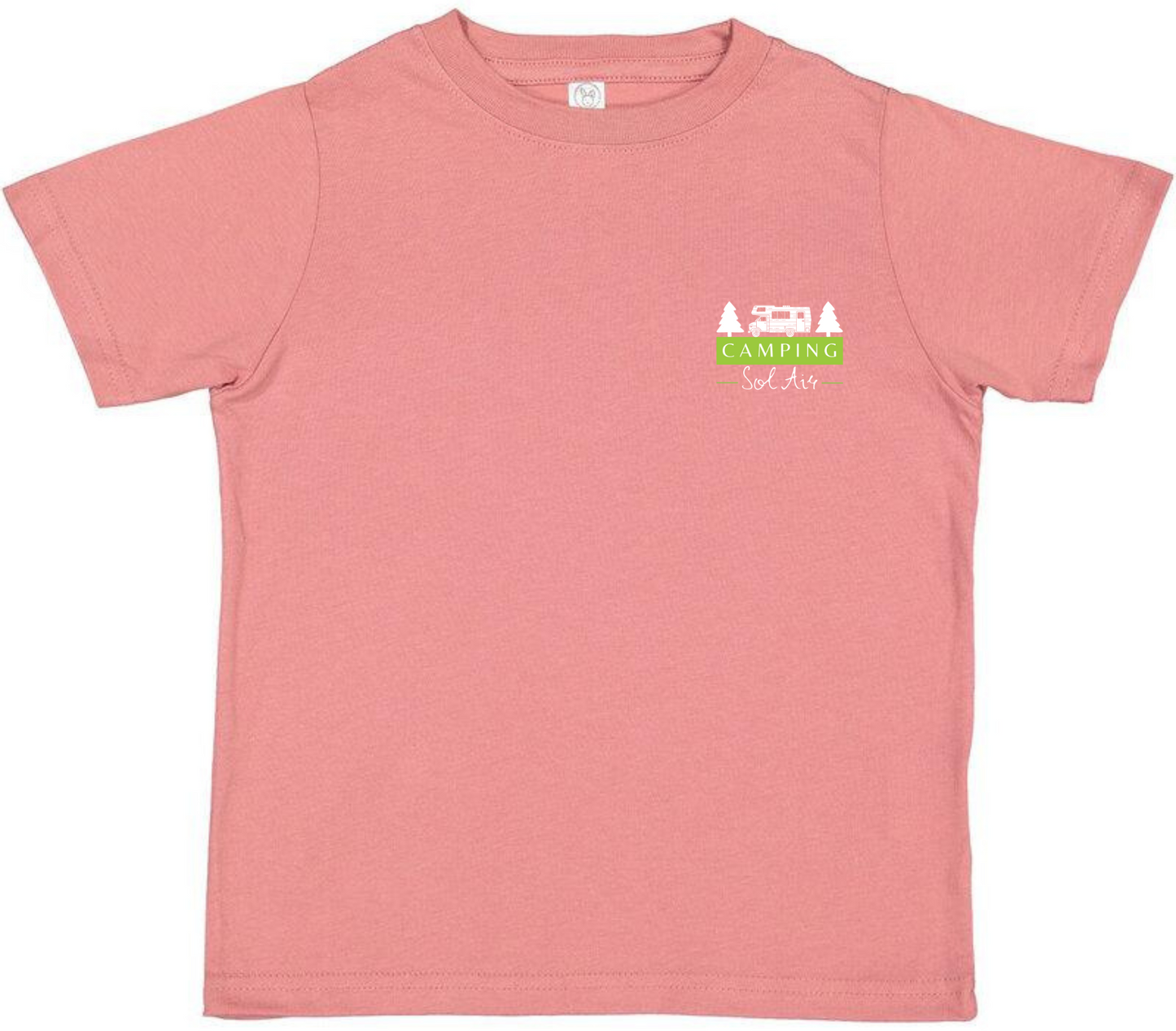 Chandail pour enfant T2, T3 et T4 à manches courtes, confortable et stylé, arborant fièrement le logo du camping (format 4 pouces) pour un look à la fois décontracté et représentatif.