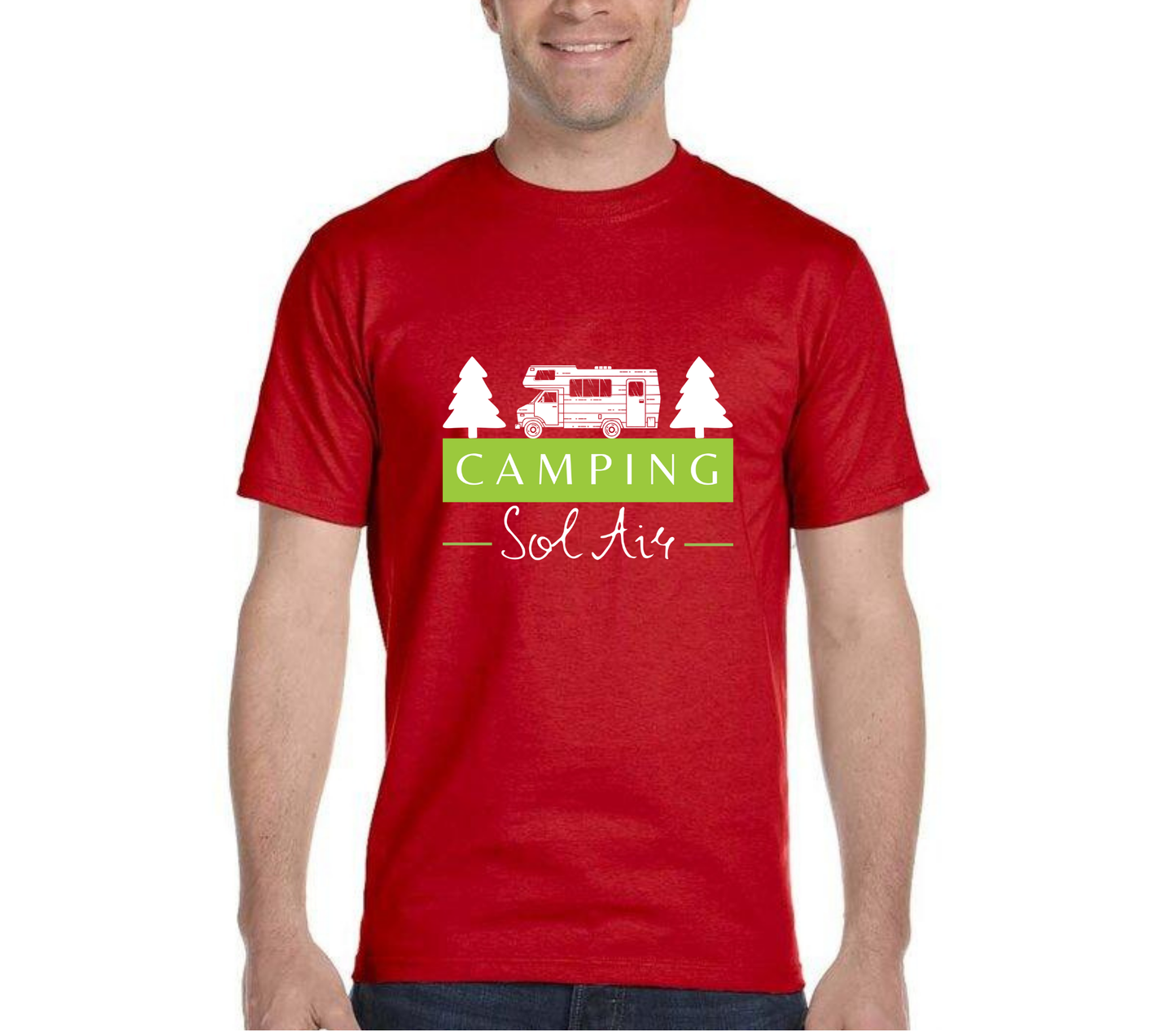 Chandail à manches courtes orné d’un logo de 11 pouces du camping.