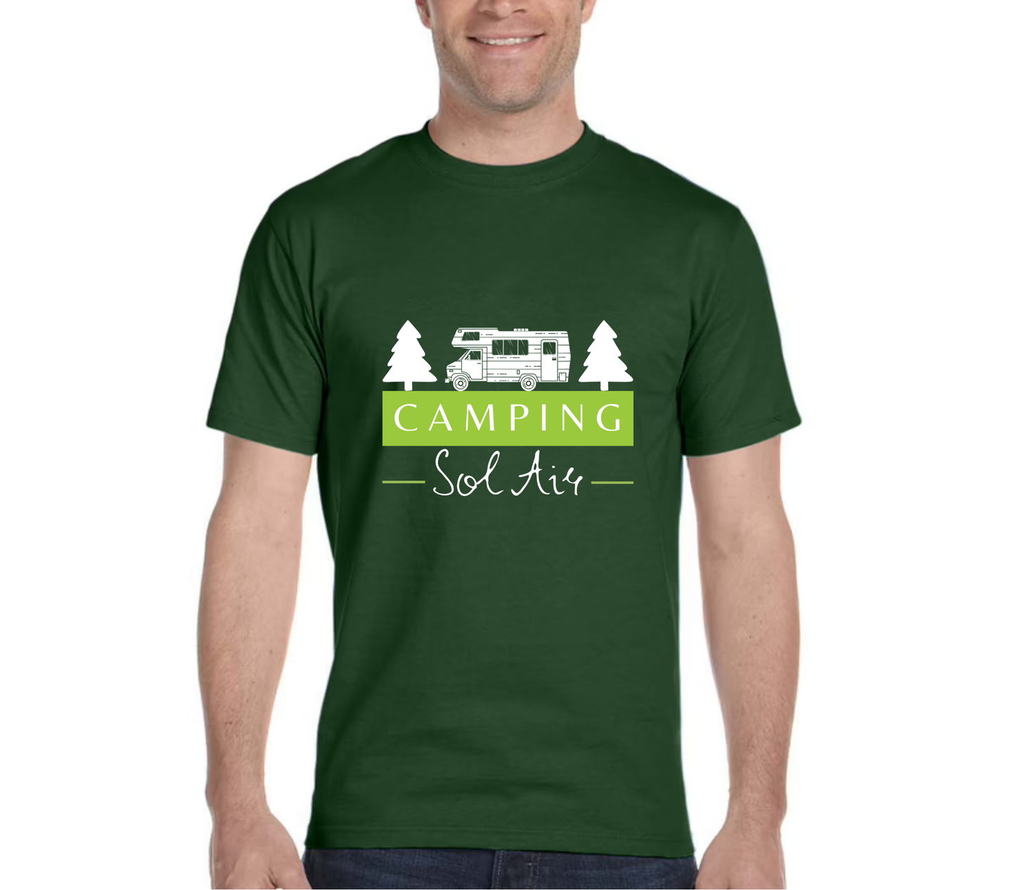 Chandail à manches courtes orné d’un logo de 11 pouces du camping.