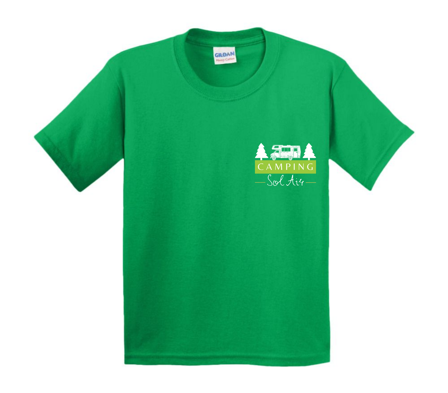 Chandail pour enfant à manches courtes, confortable et stylé, arborant fièrement le logo du camping (format 4 pouces) pour un look à la fois décontracté et représentatif.