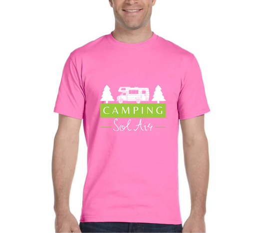 Chandail à manches courtes orné d’un logo de 11 pouces du camping.