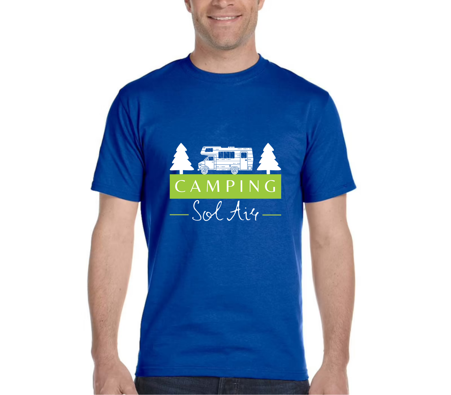 Chandail à manches courtes orné d’un logo de 11 pouces du camping.