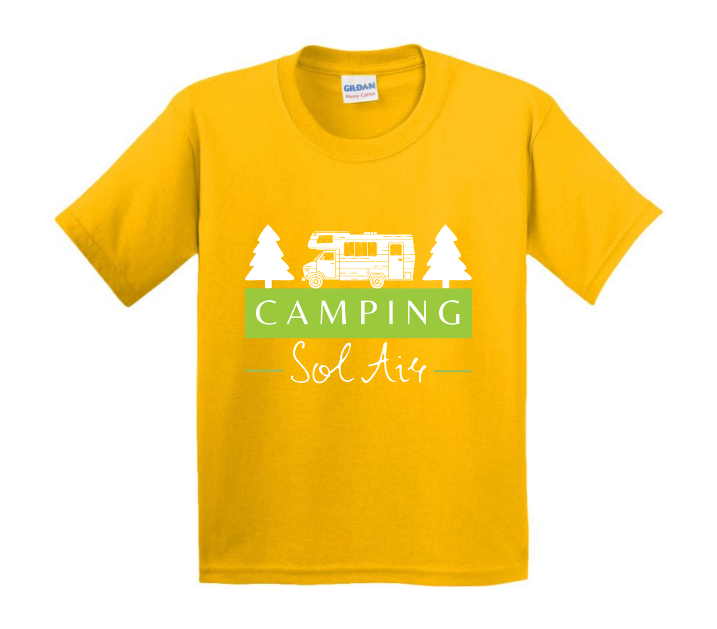 Chandail pour enfant à manches courtes, confortable et stylé, arborant fièrement le logo du camping (format 10 pouces) pour un look à la fois décontracté et représentatif.