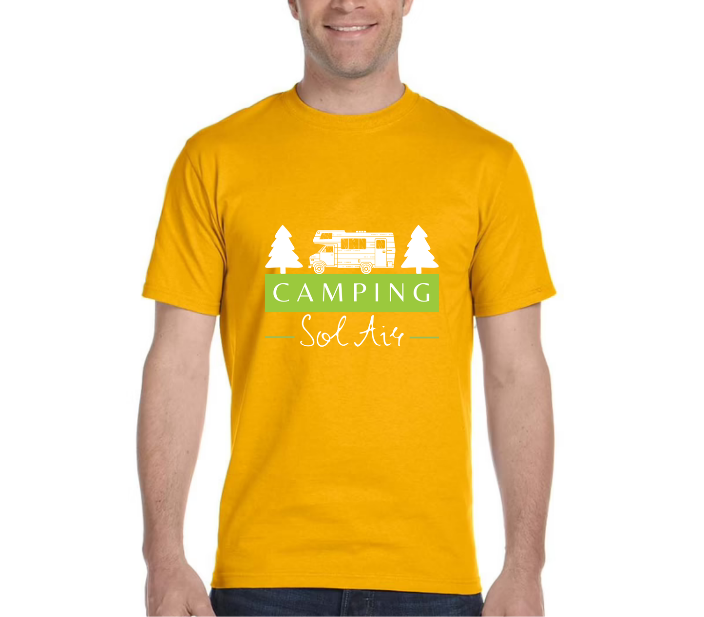 Chandail à manches courtes orné d’un logo de 11 pouces du camping.