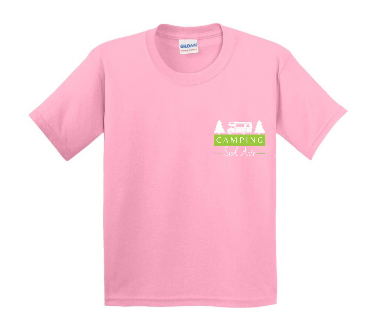 Chandail pour enfant à manches courtes, confortable et stylé, arborant fièrement le logo du camping (format 4 pouces) pour un look à la fois décontracté et représentatif.