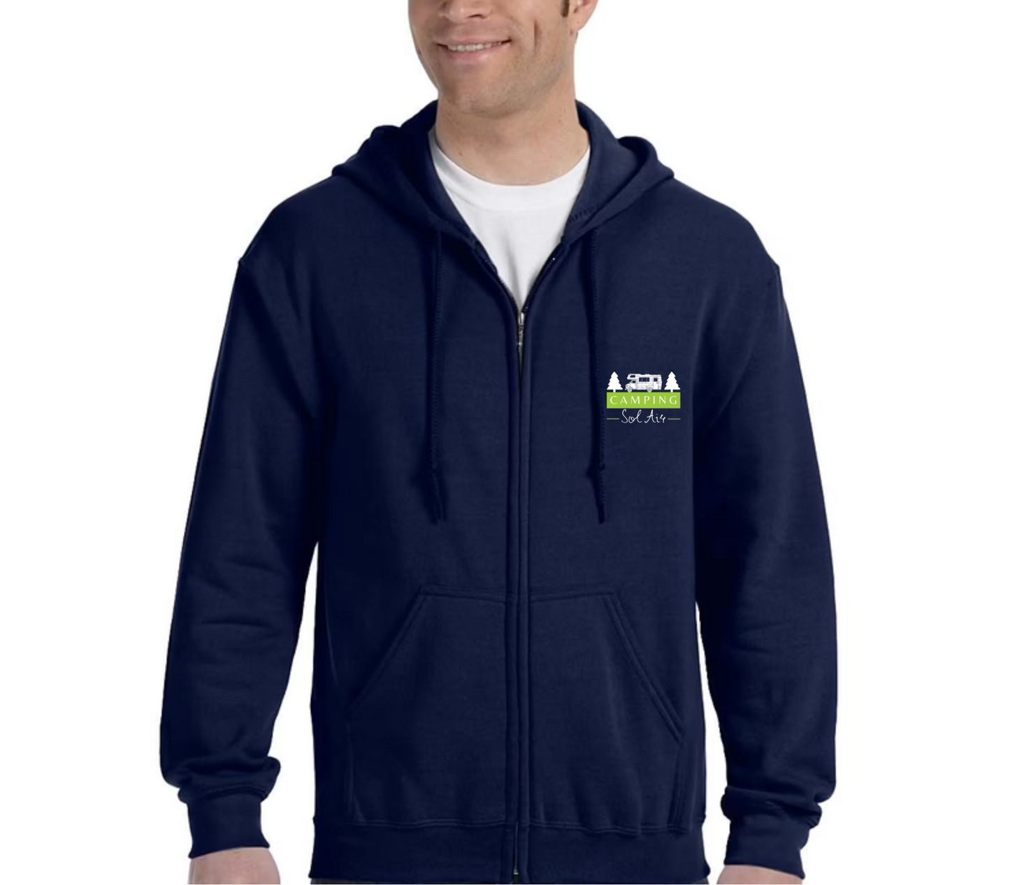 Veste à capuche Gildan Unisexe – Confort et Style au Quotidien - orné d’un logo de 4 pouces du camping